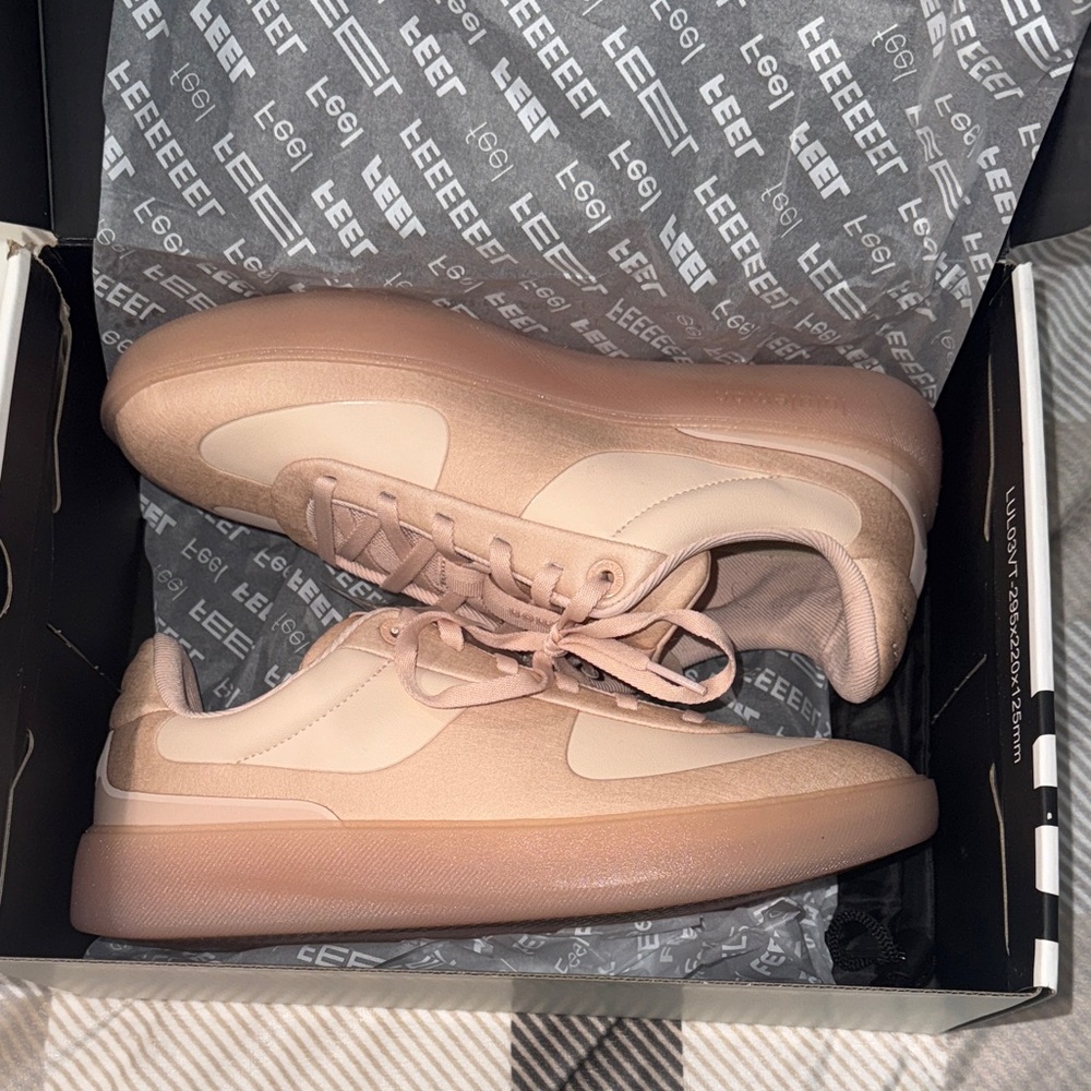 lululemon athletica Women's Blush Pink Low-Top Sneakers